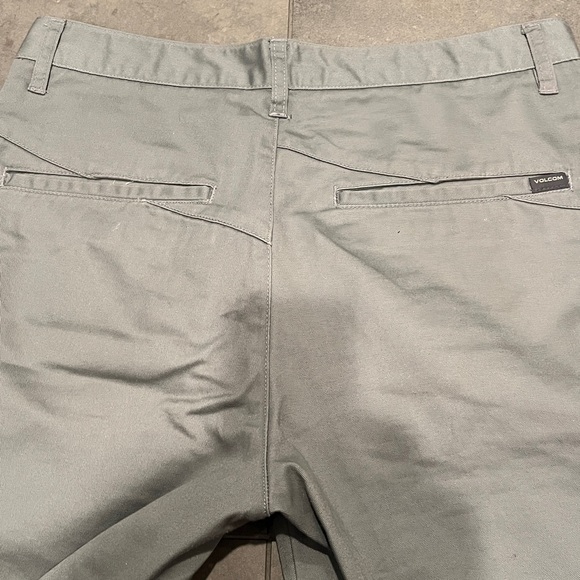 Volcom Gray Shorts - Picture 7 of 7